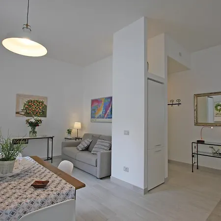 Quattro Cantoni Apartment